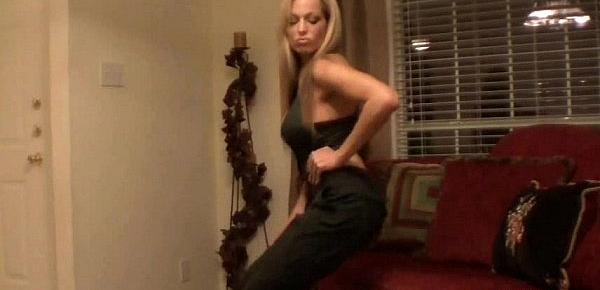  Blonde Amateur Rock and Roll MILF